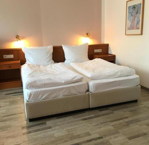 Quarto Estandar com Sacada, Faller