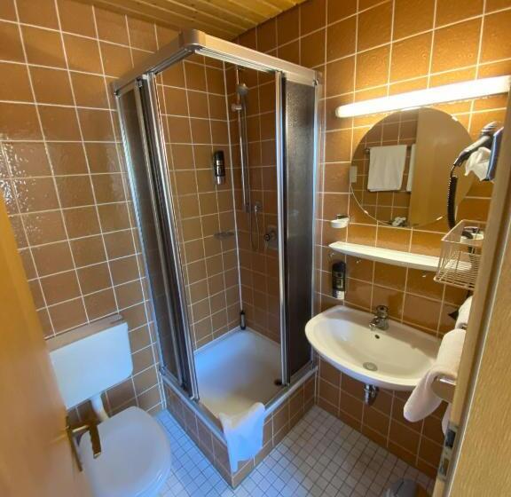 Quarto Economy, Faller