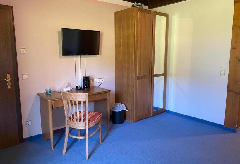 Suíte Júnior com Sacada, Faller