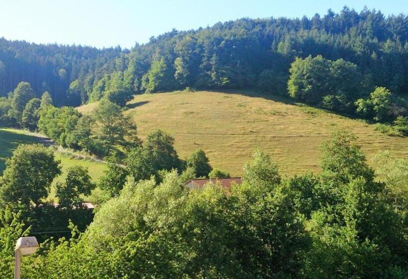 Quarto Triplo Estandar com Sacada, Gasthof Zur Krone