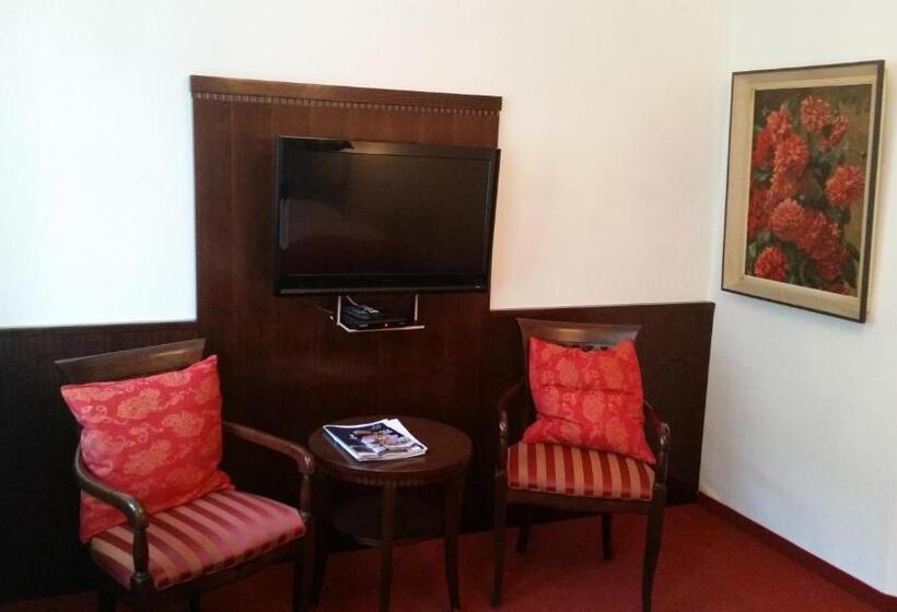 Standard Room, Graupner