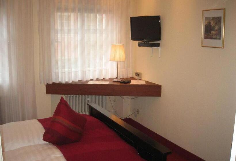 Standard Room, Graupner