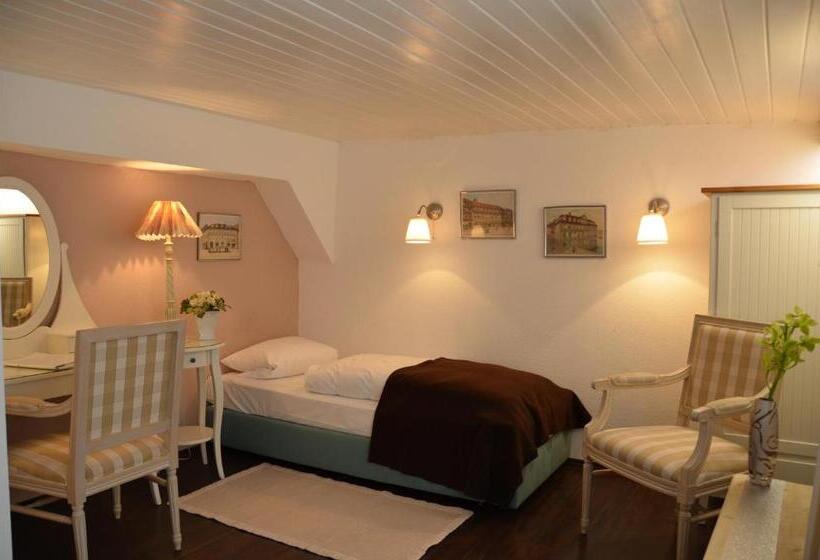 Standard Single Room, Graupner