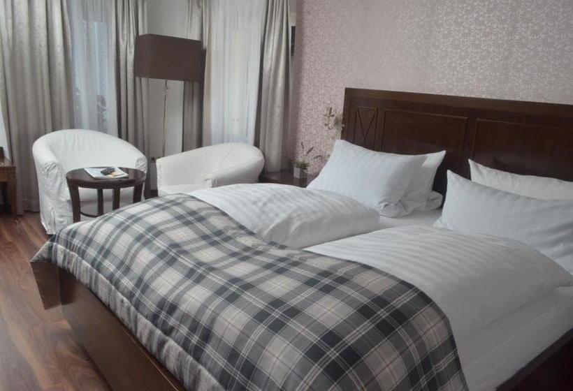 Junior Suite, Graupner