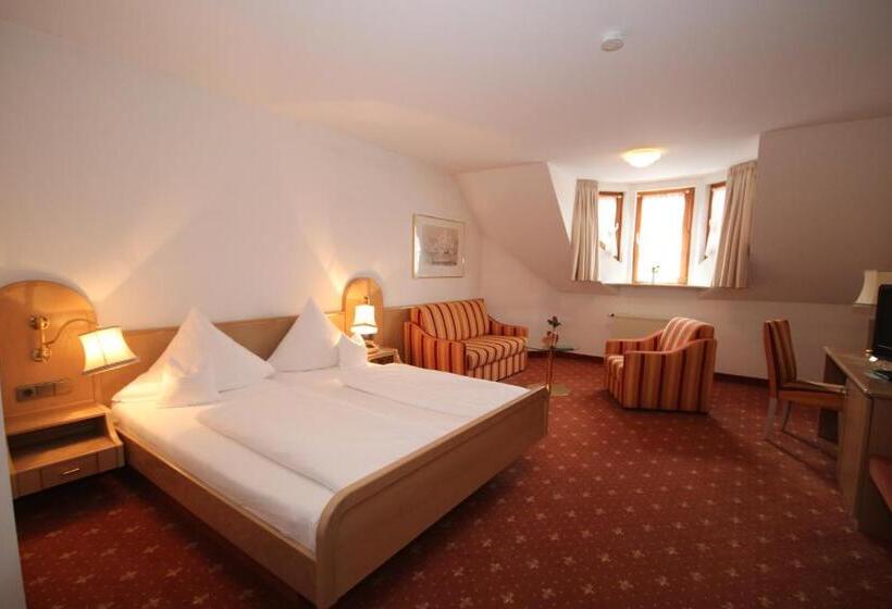 Номер Стандарт, Restaurant Hirsch