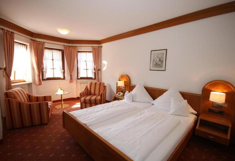 Номер Стандарт, Restaurant Hirsch