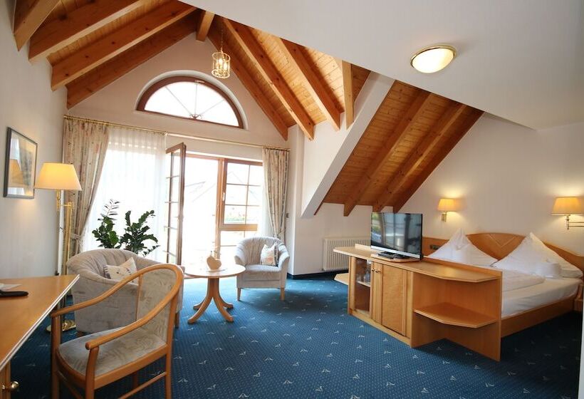 Номер Комфорт, Restaurant Hirsch