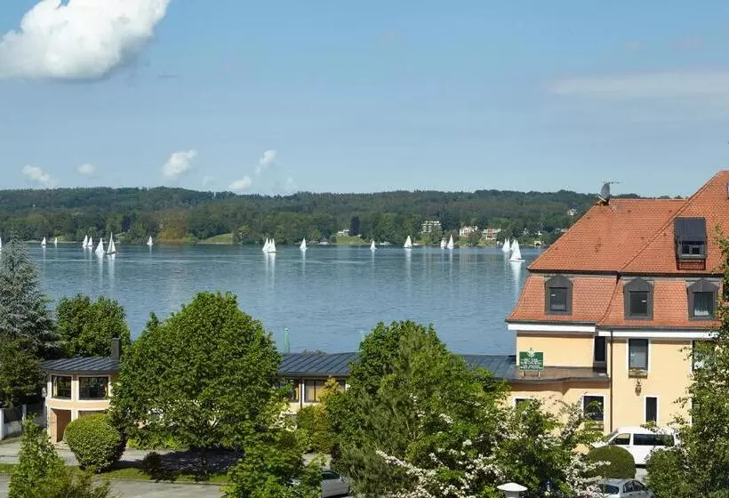 اتاق استاندارد با چشم‌انداز دریاچه, Schloss Berg
