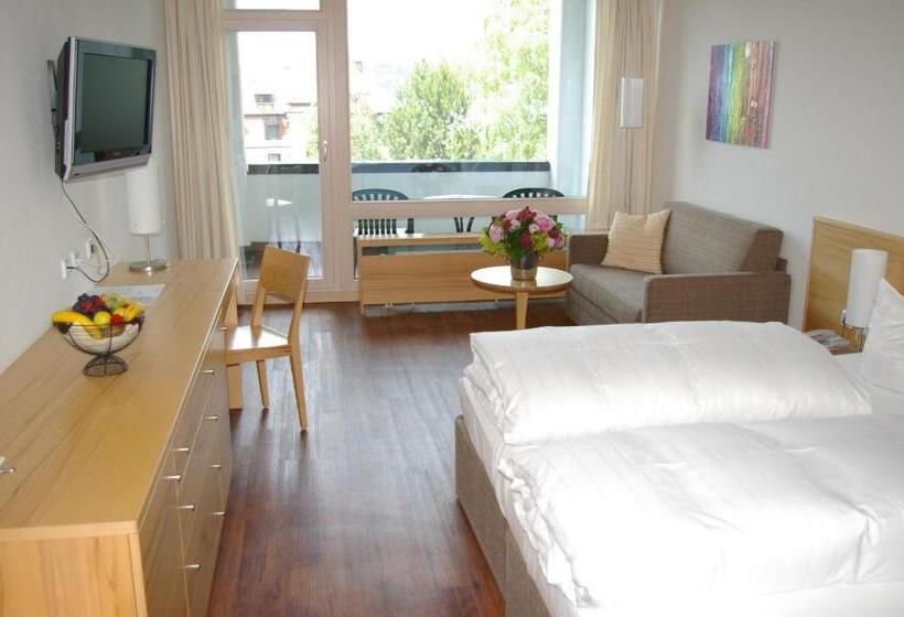 Номер Стандарт, Schloss Berg