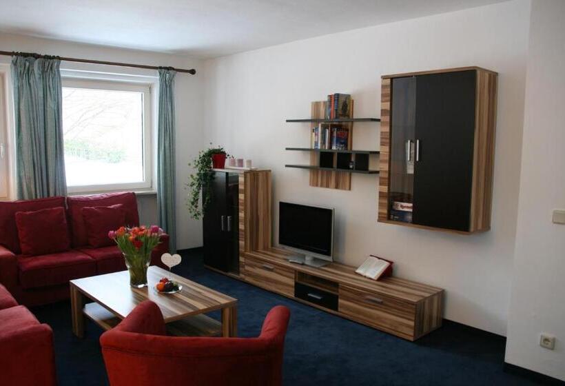 Семейный Номер, Schloss Berg