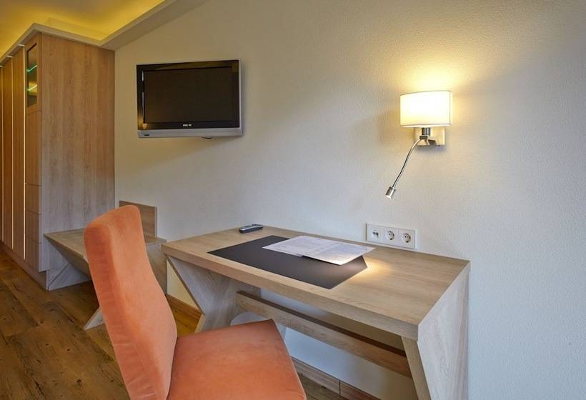 Номер Стандарт, Schloss Berg