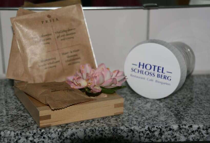 Семейный Номер, Schloss Berg