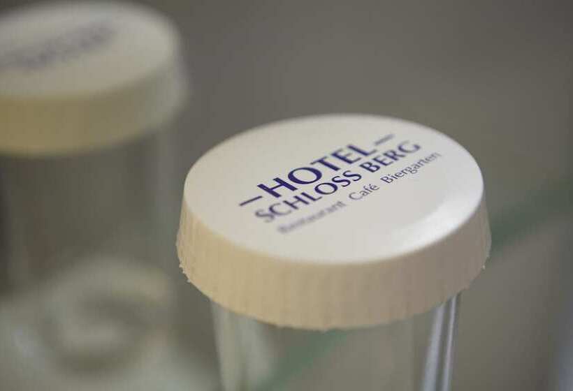 Семейный Номер, Schloss Berg