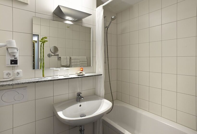 Семейный Номер, Schloss Berg