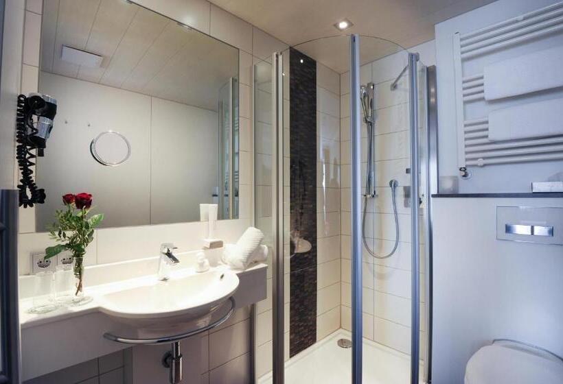 コンフォートルーム, Vierjahreszeiten