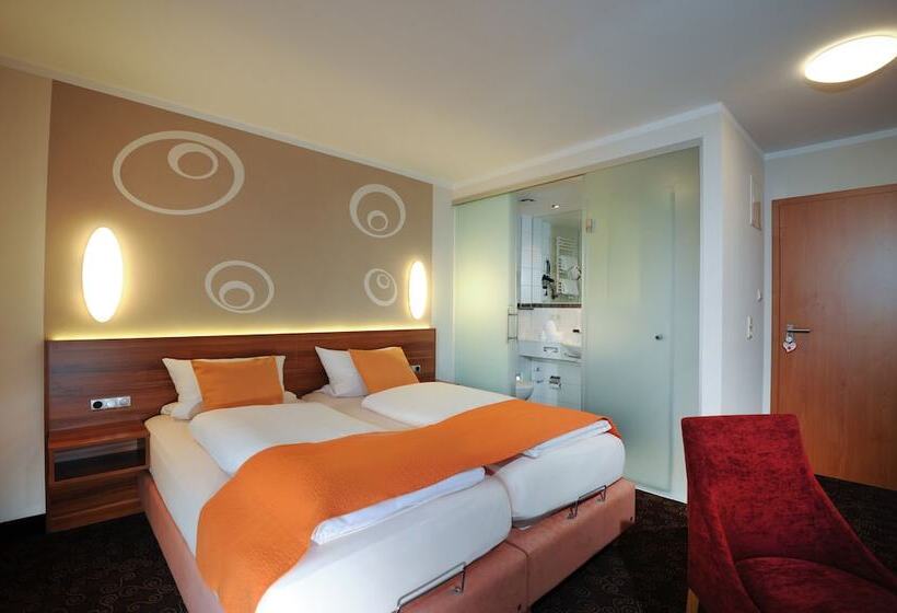 コンフォートルーム, Vierjahreszeiten