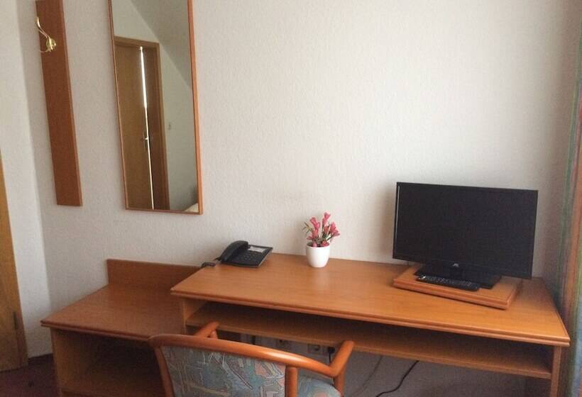 اتاق استاندارد یک نفره, Zur Krone