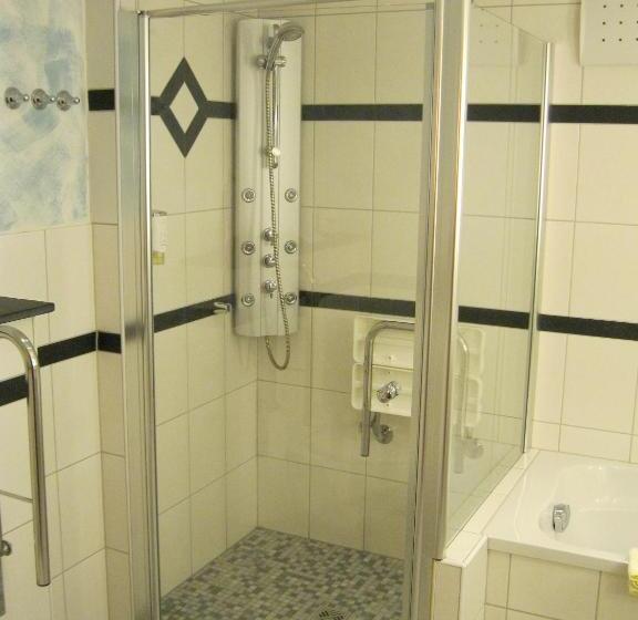 标准间, Land  Und Kurhotel Tommes