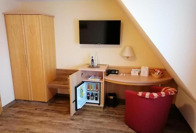 スタンダードトリプルルーム, Landgasthof Niebler