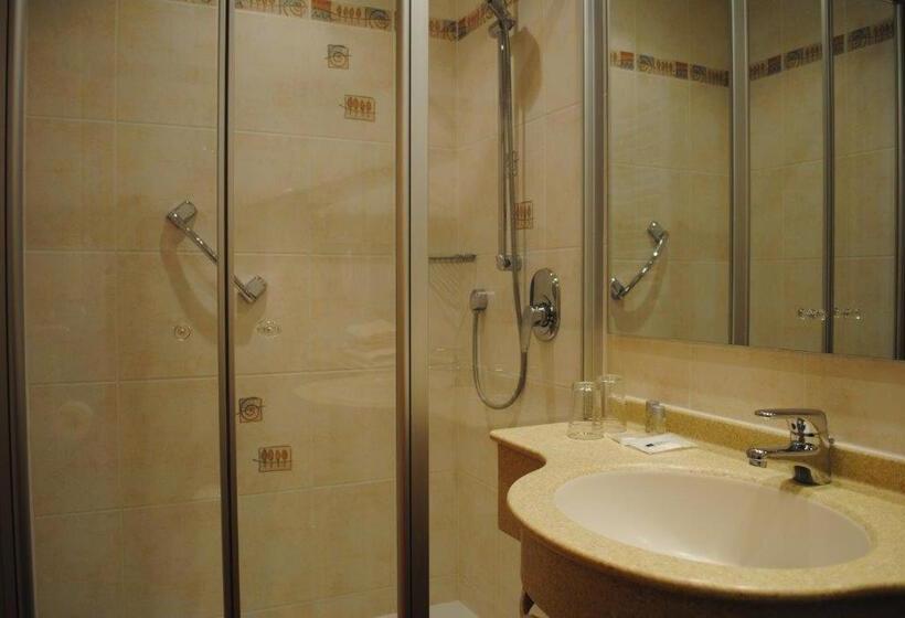 スタンダード４人部屋, Landgasthof Niebler