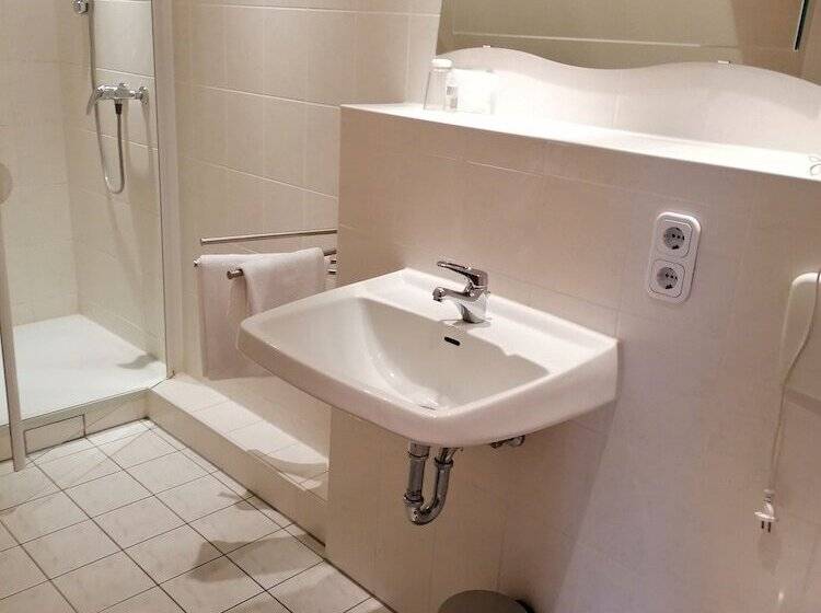 スタンダード４人部屋, Landgasthof Niebler