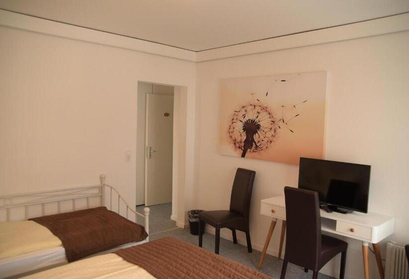 Номер Стандарт Трехместный, Landhotel Röfleuten