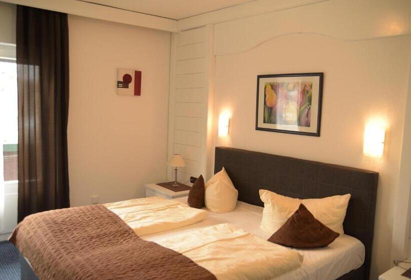Номер Стандарт Трехместный, Landhotel Röfleuten