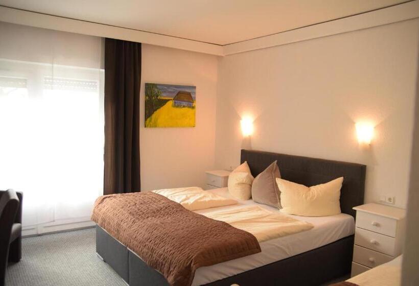 Номер Стандарт Трехместный, Landhotel Röfleuten