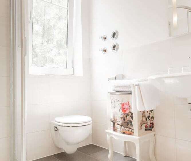 شقة غرفة واحدة, Pension Lutter