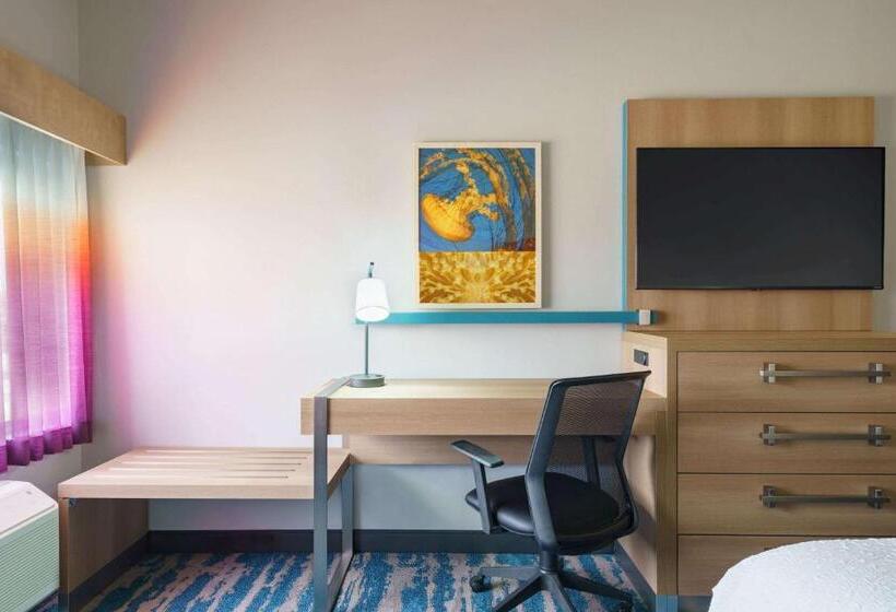 Номер Deluxe, La Quinta Inn & Suites By Wyndham San Antonio Seaworld Lafb