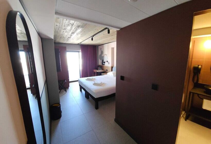 غرفة قياسية مطلة على المدينة, Ibis Styles St Pauls Bay Malta