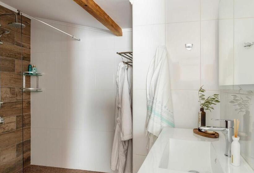 带按摩浴盆的套房, Casa Rural Lliber