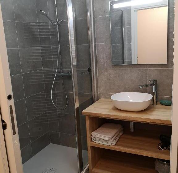 四人标准间, Le Relais D Avajan