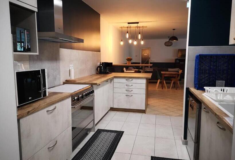 四人标准间, Le Relais D Avajan