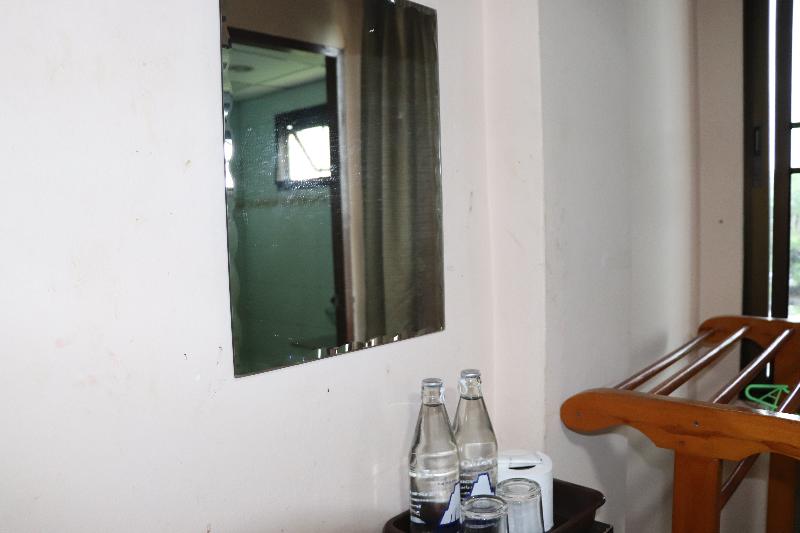 غرفة إقتصادية, Tipsiri Place