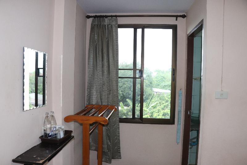 غرفة إقتصادية, Tipsiri Place