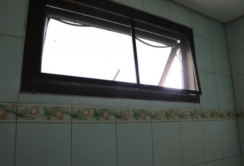 غرفة إقتصادية, Tipsiri Place