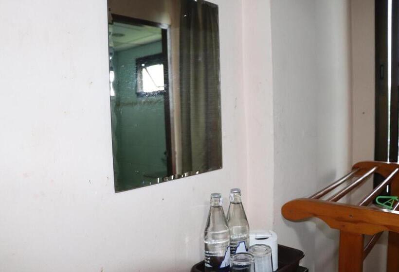 غرفة إقتصادية, Tipsiri Place