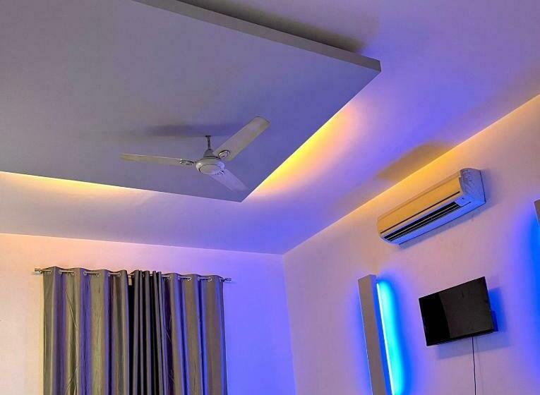 חדר דלוקס לשלושה, The Majestic Residency