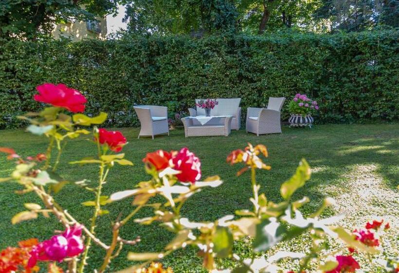 Апартаменты 1 Спальня с Террасой, Villa Gabriela