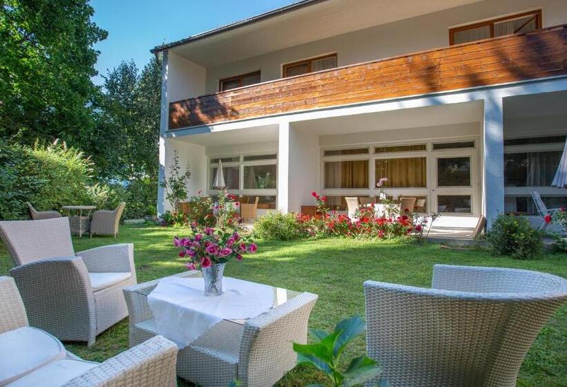 Апартаменты 1 Спальня с Террасой, Villa Gabriela