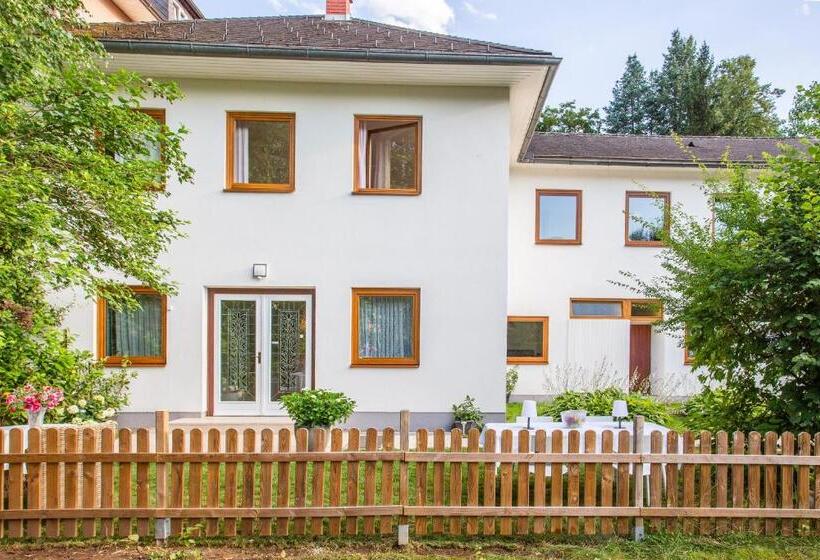 Номер Deluxe с Балконом, Villa Gabriela