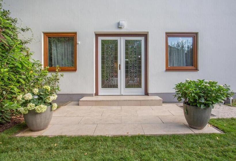 Номер Deluxe с Балконом, Villa Gabriela