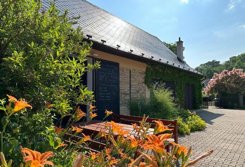 Lejlighed 1 Soveværelse Haveudsigt, Na Statku Babiččino údolí