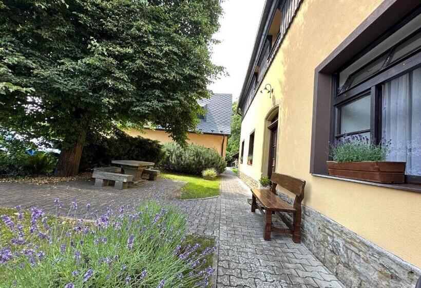 Lejlighed 1 Soveværelse, Na Statku Babiččino údolí