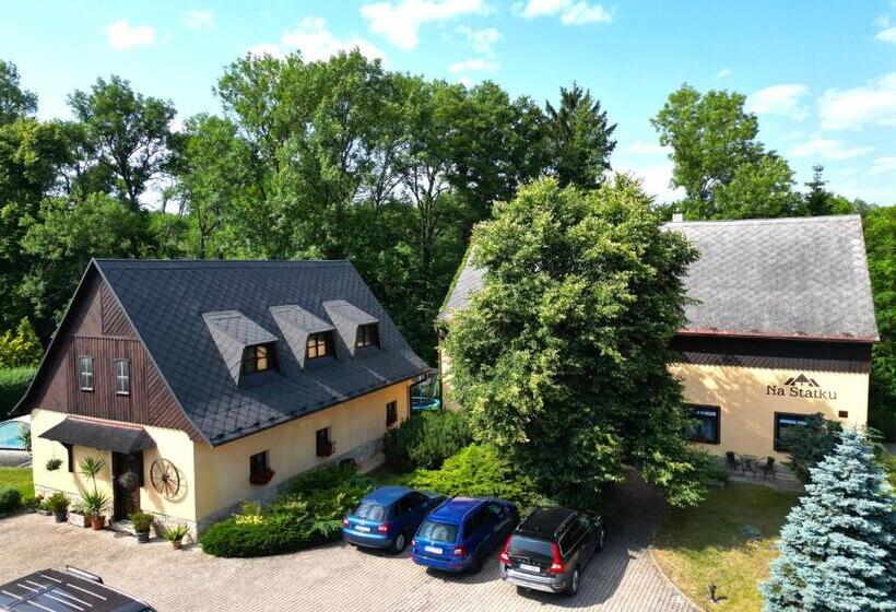 Familie Studio, Na Statku Babiččino údolí