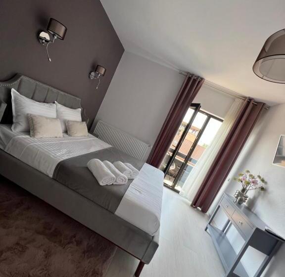 اتاق لوکس با بالکن, Pensiunea Heaven