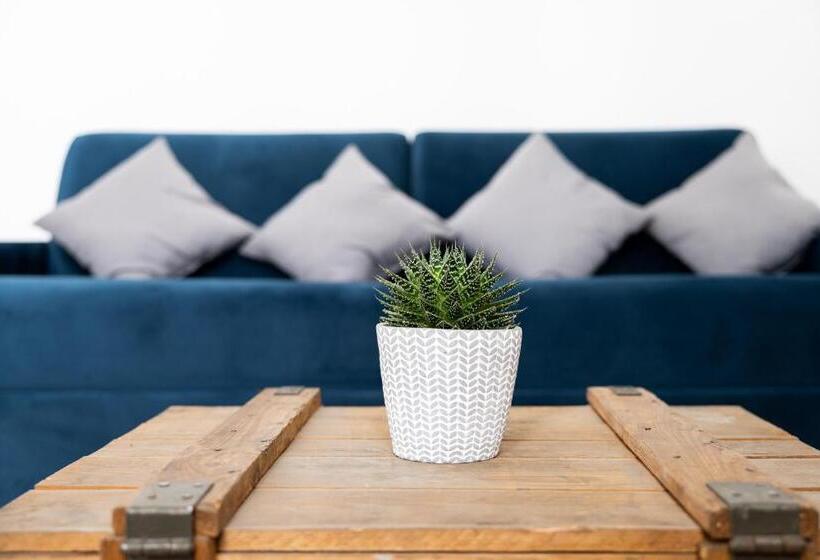 Апартаменты Superior 1 Спальня, Ko Living Space Am Neuen Theater Altstadt Street Art Design Apartments