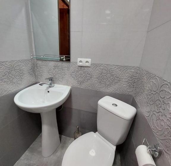 اتاق استاندارد با بالکن, Guesthouse Door In Sighnaghi