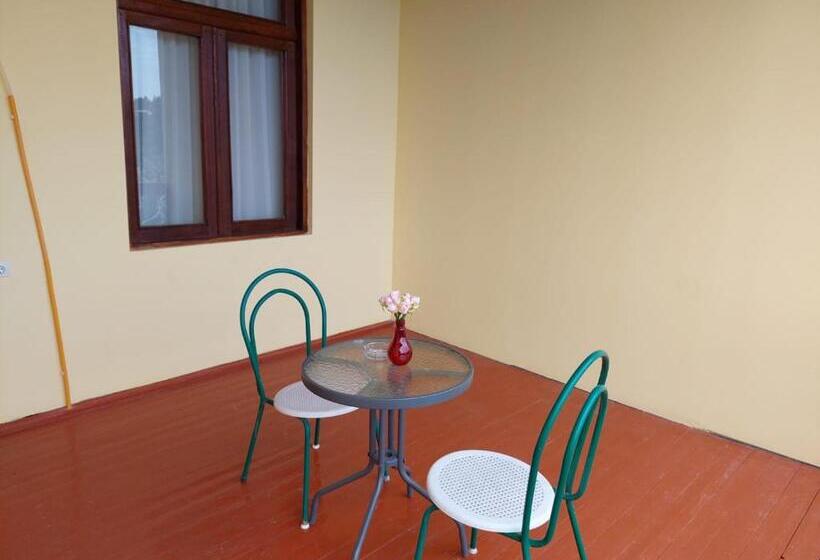 اتاق استاندارد با بالکن, Guesthouse Door In Sighnaghi
